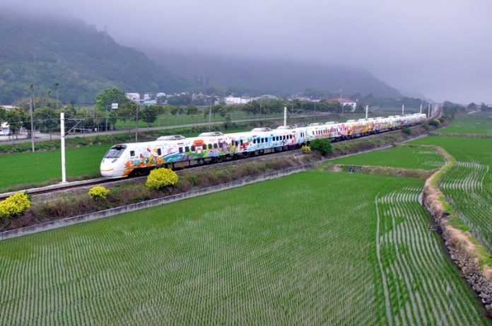 蔡・総統:台東を航空基地に